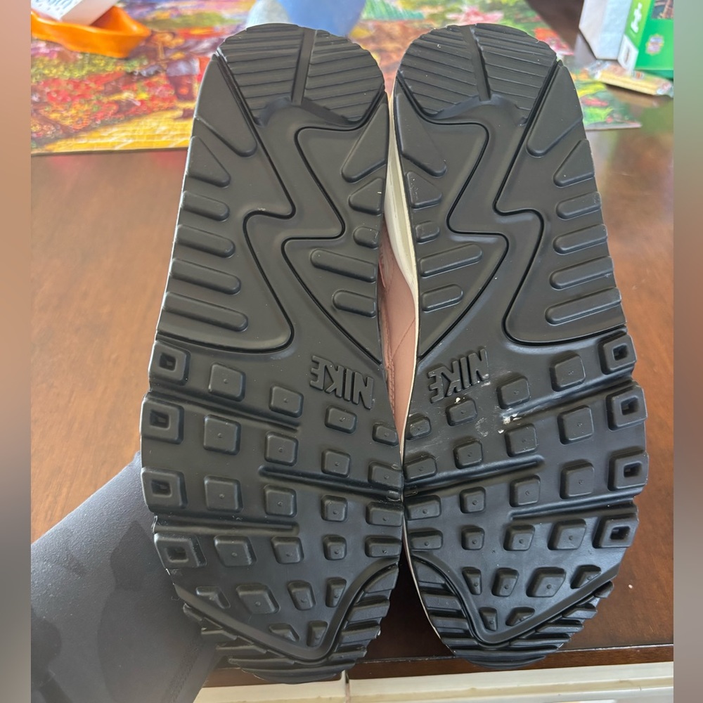 Nike Air Max 90 Sneakers - Picture 6 of 7